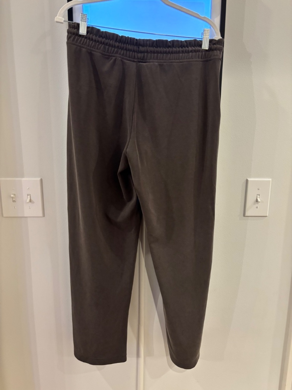 Athleta Seasoft Straight Leg Pant, Size M, Brown - Picture 2 of 4